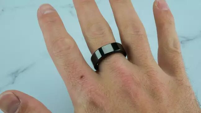 عکس| ماجرای حلقه سیاه مشکوک در دستان رونالدو/ راز کریسیتیانو سرانجام فاش شد