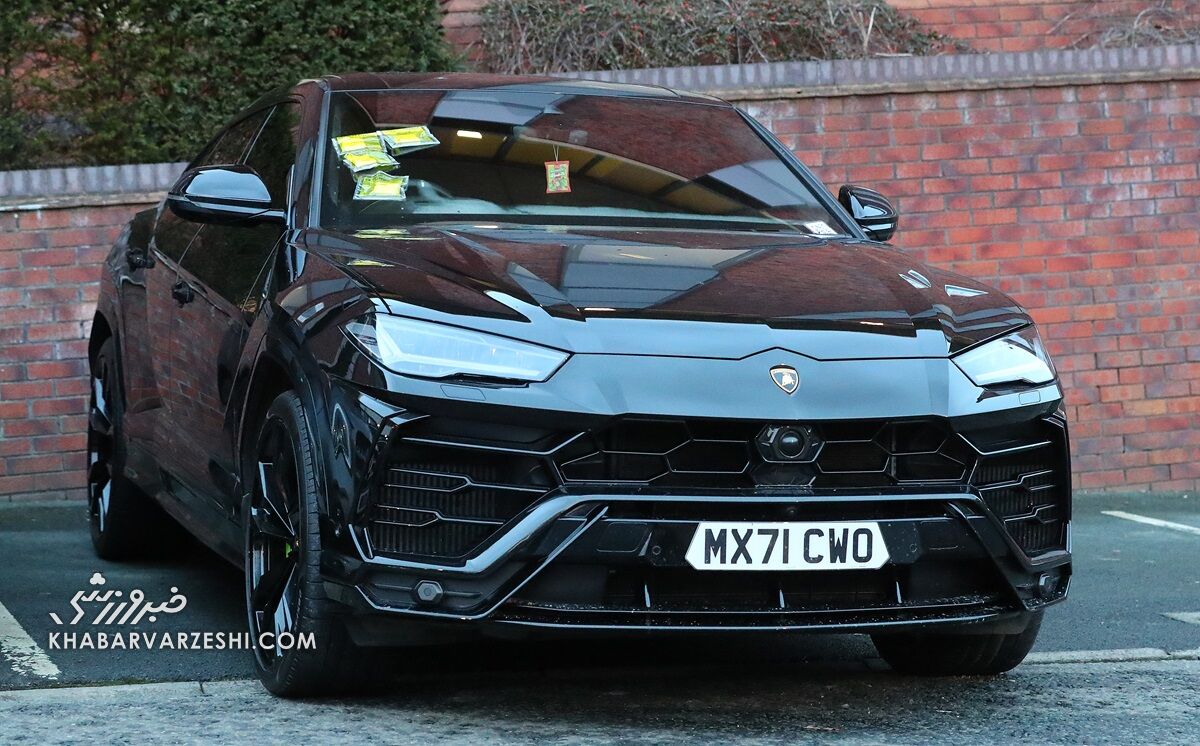 عکس| ۴ مرتبه جریمه خودروی ستاره لیگ برتری به عجیبترین دلیل