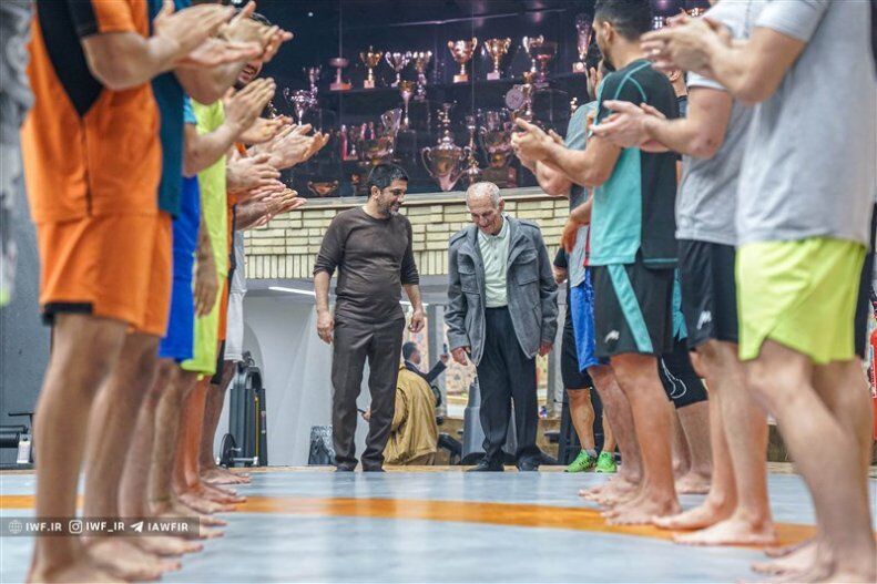 عکس| تونل افتخار ملیپوشان برای عبدالله موحد/ غیبت حسن یزدانی کنار اسطوره خبرساز شد