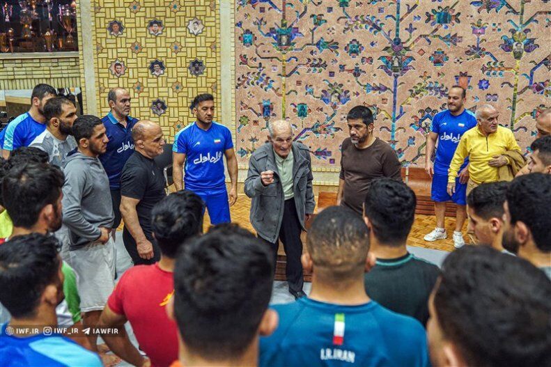 عکس| تونل افتخار ملیپوشان برای عبدالله موحد/ غیبت حسن یزدانی کنار اسطوره خبرساز شد