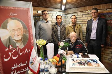 عکس| جشن تولد اردشیر لارودی در خبرورزشی/ استاد وارد نهمین دهه زندگی شد