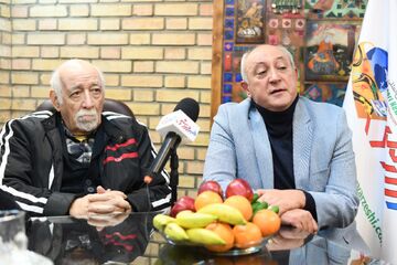 فوتبالی‌ها در خانه روزنامه نگار و مربی بزرگ +عکس