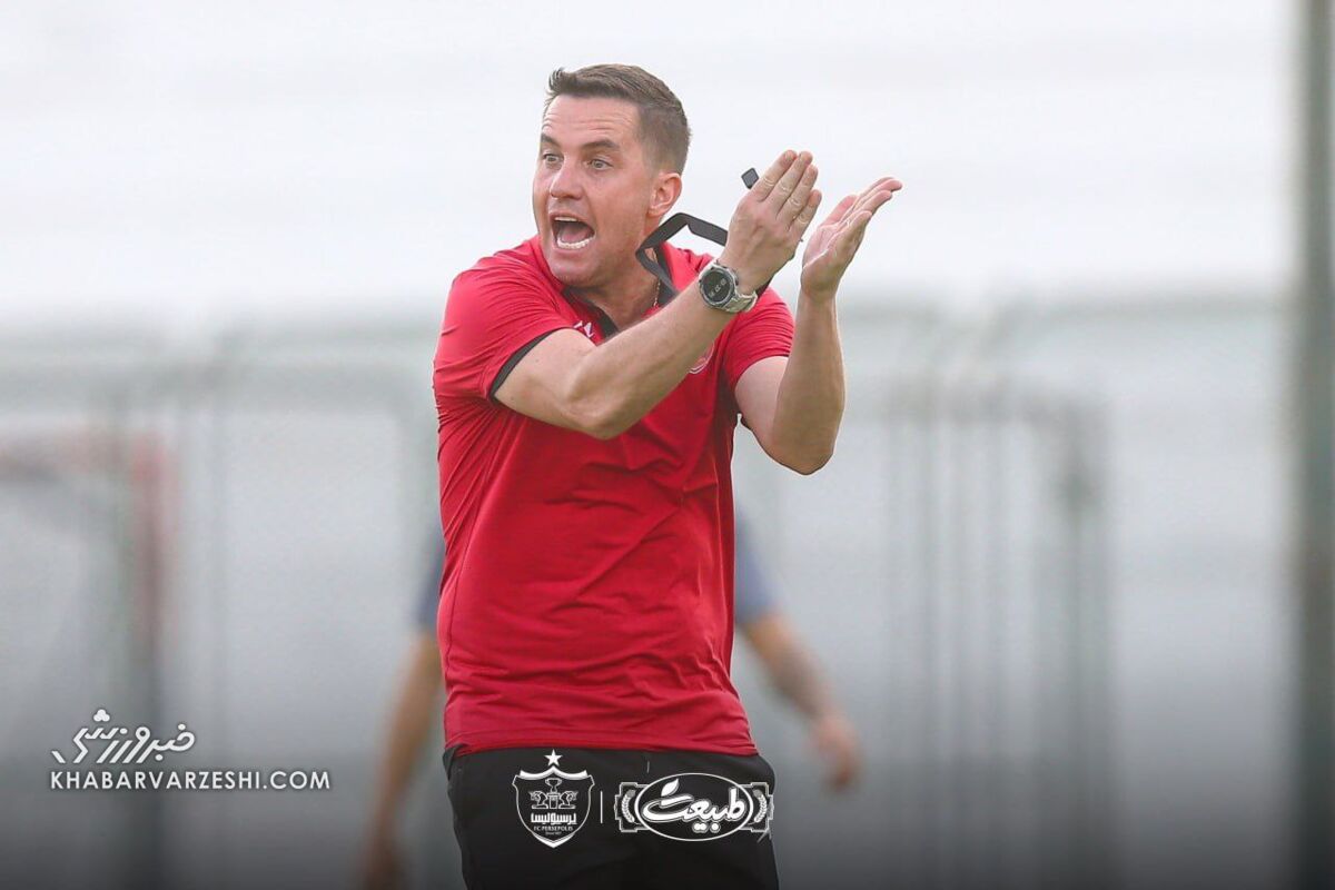 عکس| اولین تصویر از اوسمار به عنوان سرمربی پرسپولیس/ مربی برزیلی جدّیت خودش را نشان داد!