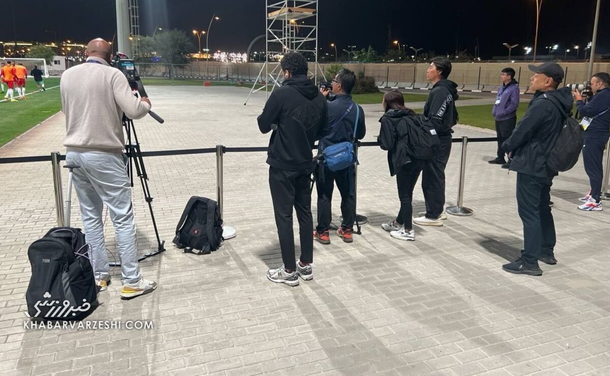 عکس| هجوم عجیب ژاپنیها به تمرین تیم ملی فوتبال ایران