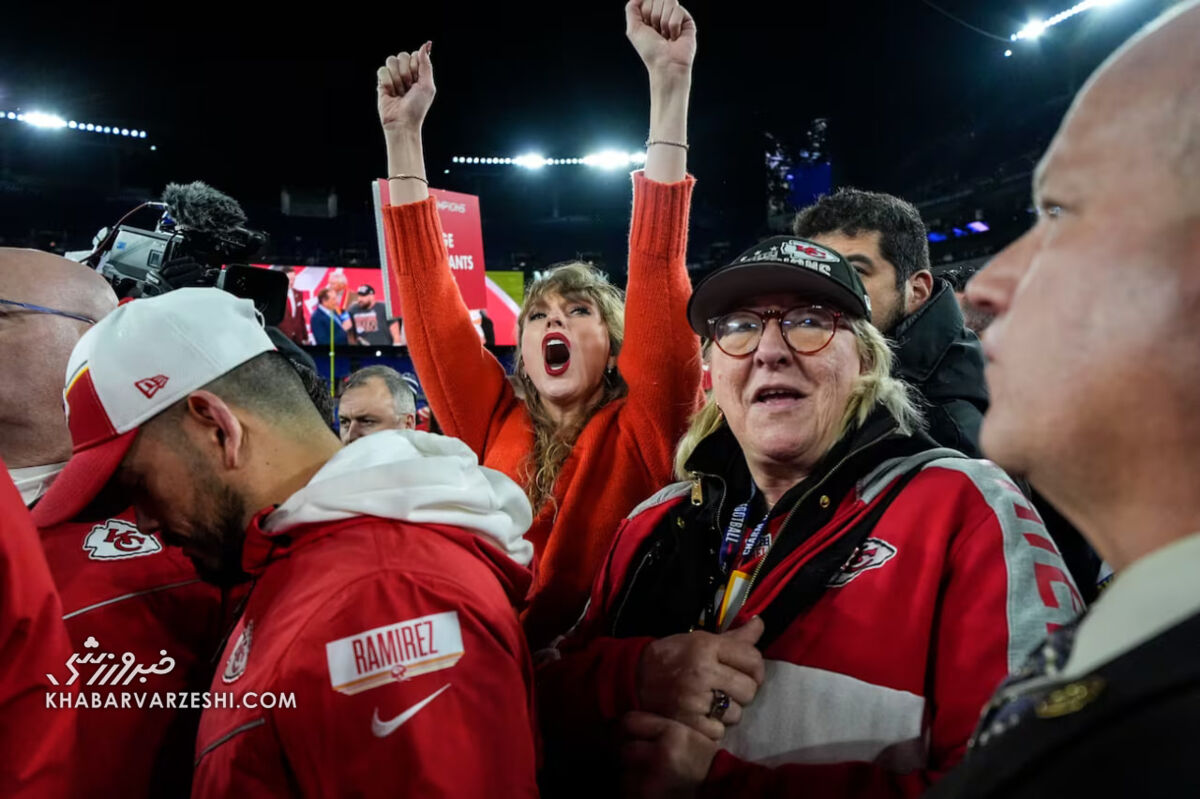 رابطه تیلور سوئیفت با این بازیکن، سهام فوتبال آمریکایی را منفجر کرد رابطه تیلور سوئیفت با این بازیکن، سهام فوتبال آمریکایی را منفجر کرد