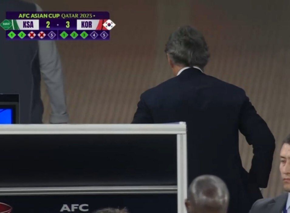 عکس| مرد ایتالیایی طاقت دیدن این صحنه را نداشت/ مانچینی فرار کرد