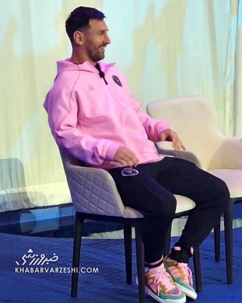 عکس| قیمت عجیب کفش صورتی لیونل مسی؛ ۳۰ میلیارد ناقابل!