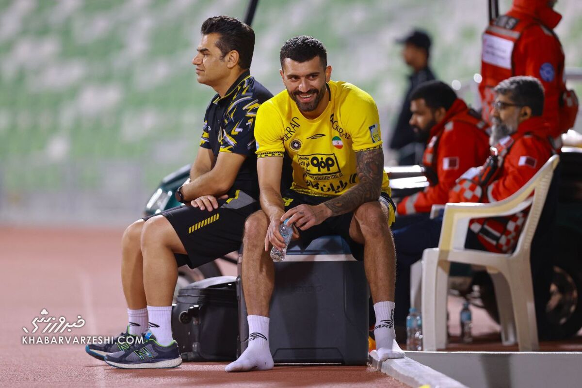 انتخاب عجیب قلعه نویی در مورد جانشین ستاره پرسپولیس! انتخاب عجیب قلعه نویی در مورد جانشین ستاره پرسپولیس!