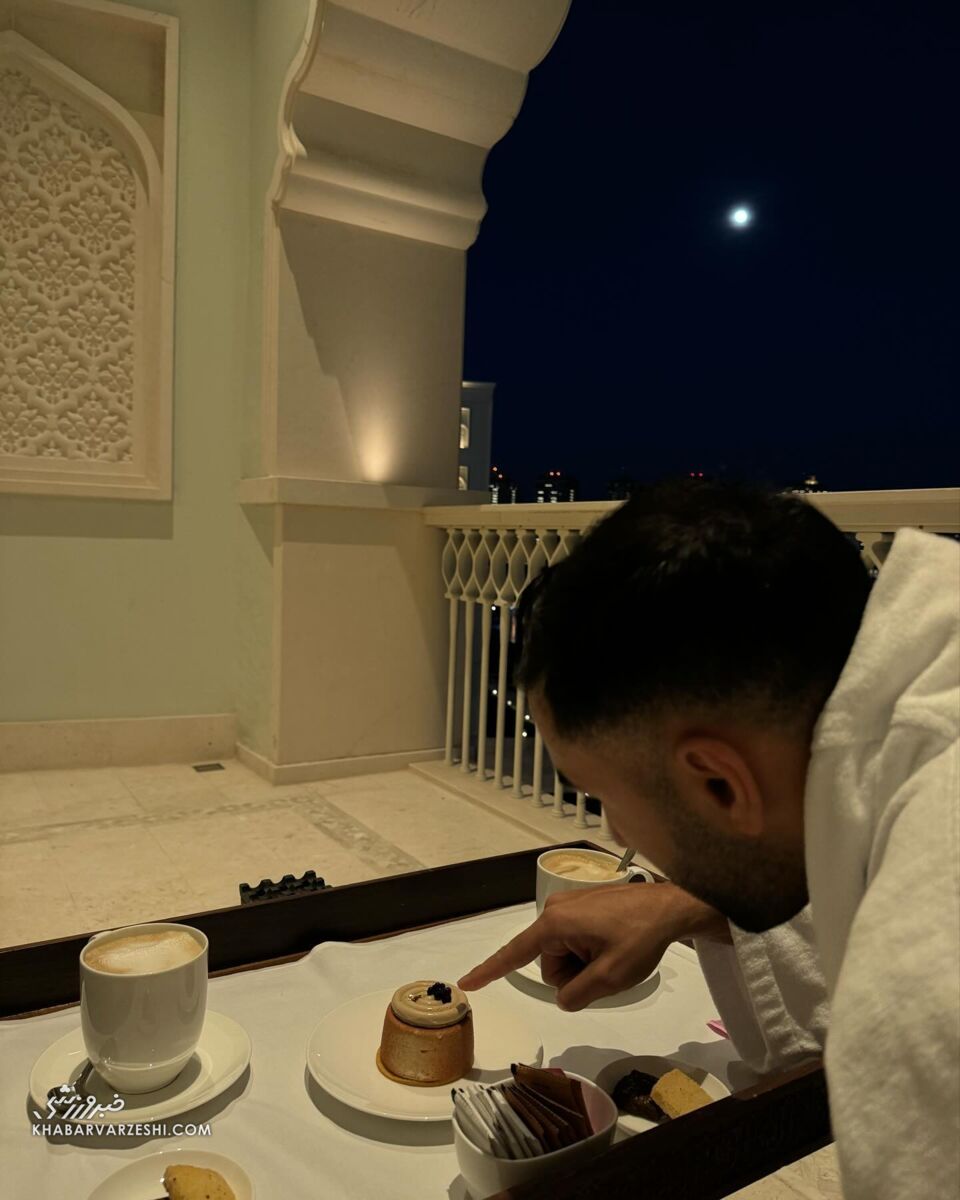 عکس| شب نشینی عاشقانه سامان قدوس و همسرش در قطر