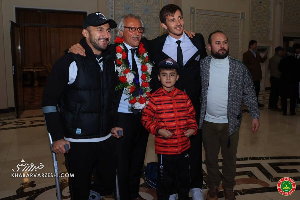 تصاویر| استقبال باشکوه از تیم ملی تاجیکستان در حد قهرمان