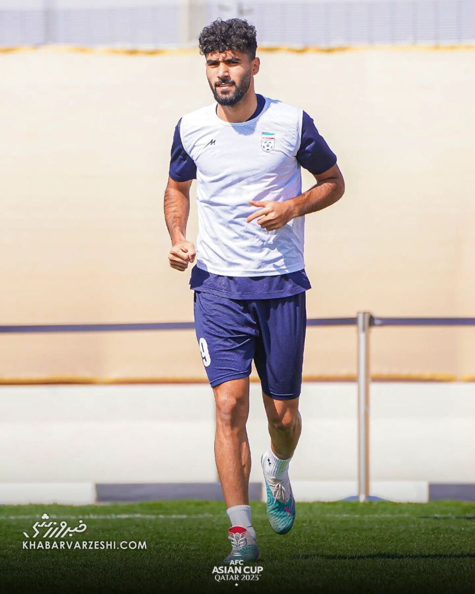 تصاویر| مهمان ویژه در تمرین تیم ملی بعد از شکست ژاپن/ قلعهنویی با استایل خاص ظاهر شد!