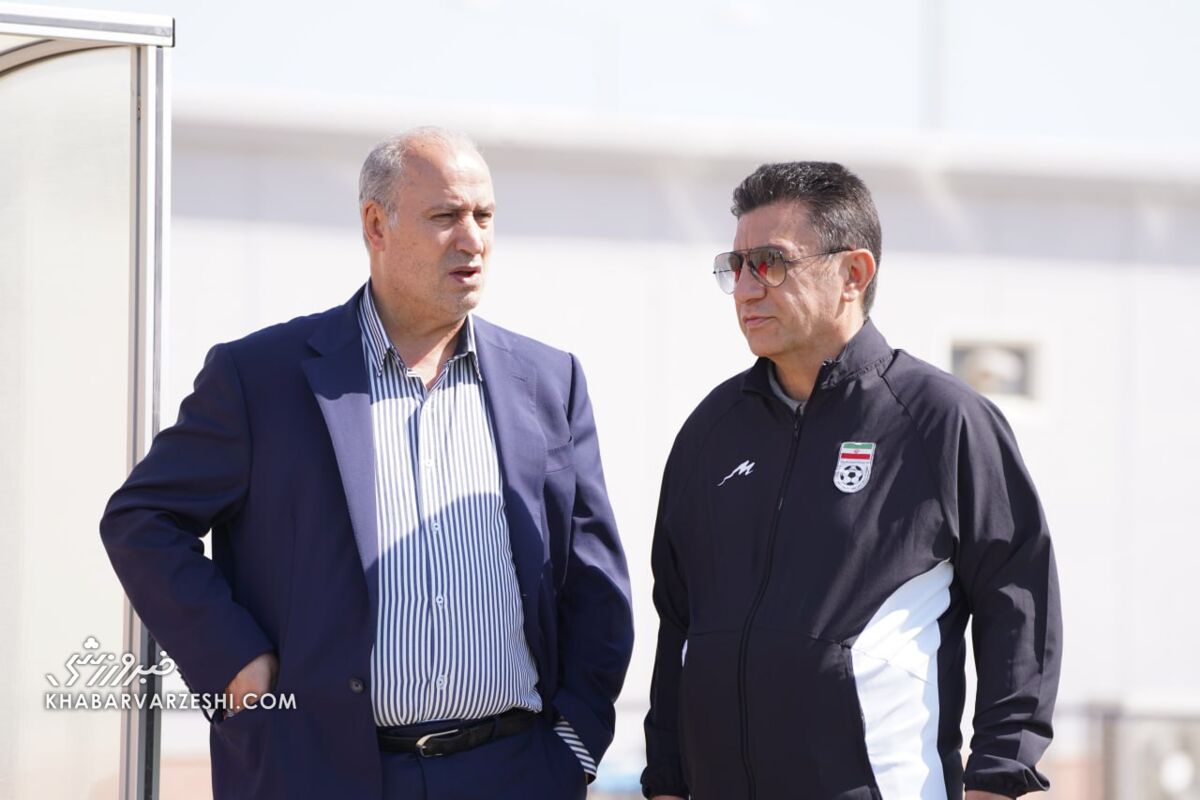 تصاویر| مهمان ویژه در تمرین تیم ملی بعد از شکست ژاپن/ قلعهنویی با استایل خاص ظاهر شد!