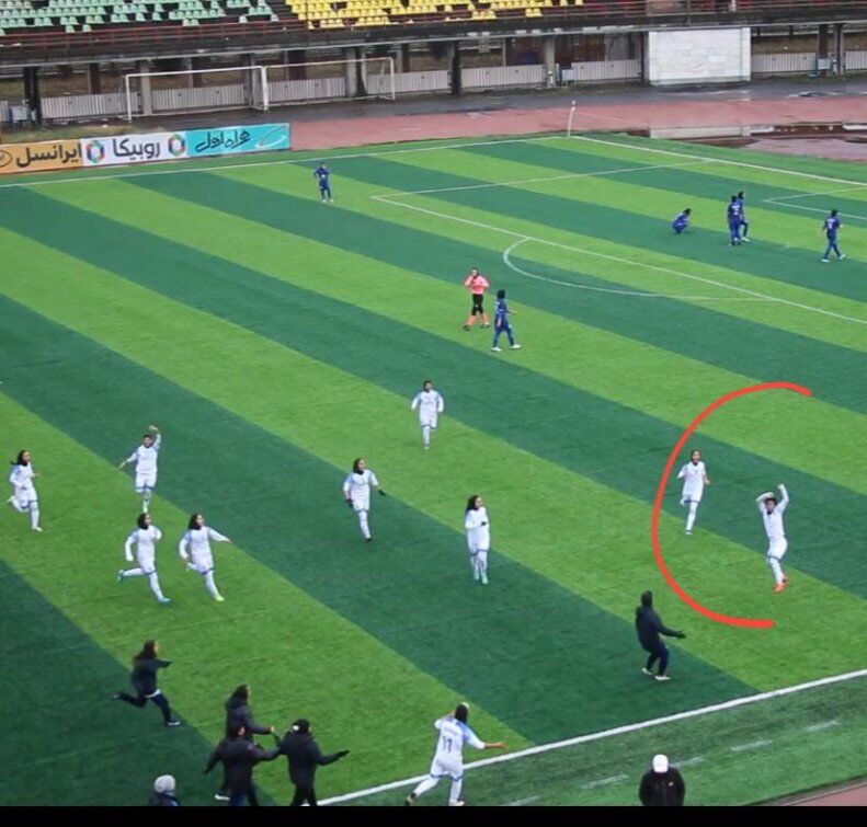 عکس| شادی تحریکآمیز در فوتبال زنان ایران/ در انتظار ورود کمیته انضباطی به خوشحالی جنجالی