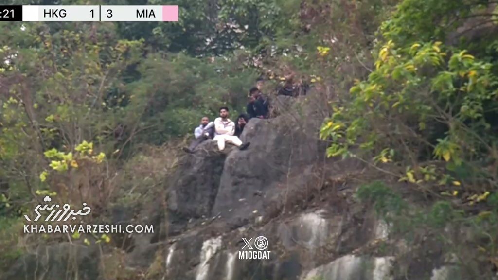 حرکت عجیب هواداران فوق‌ستاره آرژانتینی/ بالا رفتن از کوه به امید دیدن مسی! +عکس