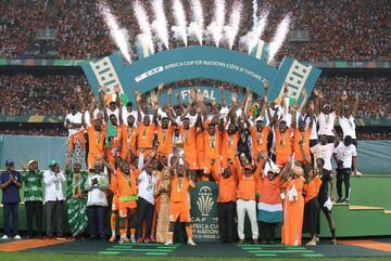 آفریقا مثل آسیا؛ جام قهرمانی در خانه میزبان ماند/ فیل‌ها با مربی موقت برای سومین مرتبه قهرمان شدند!