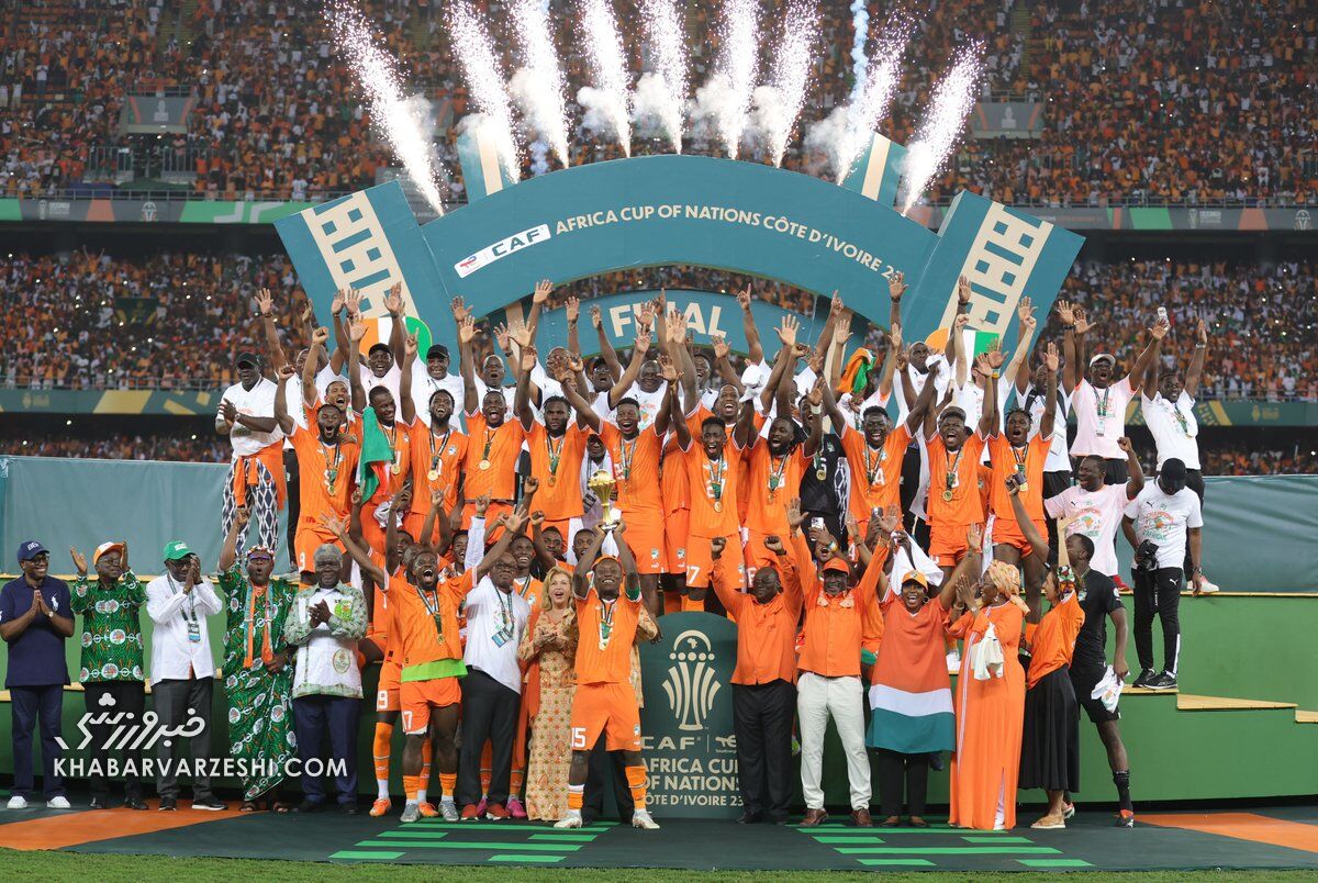 آفریقا مثل آسیا؛ جام قهرمانی در خانه میزبان ماند/ فیل‌ها با مربی موقت برای سومین مرتبه قهرمان شدند!