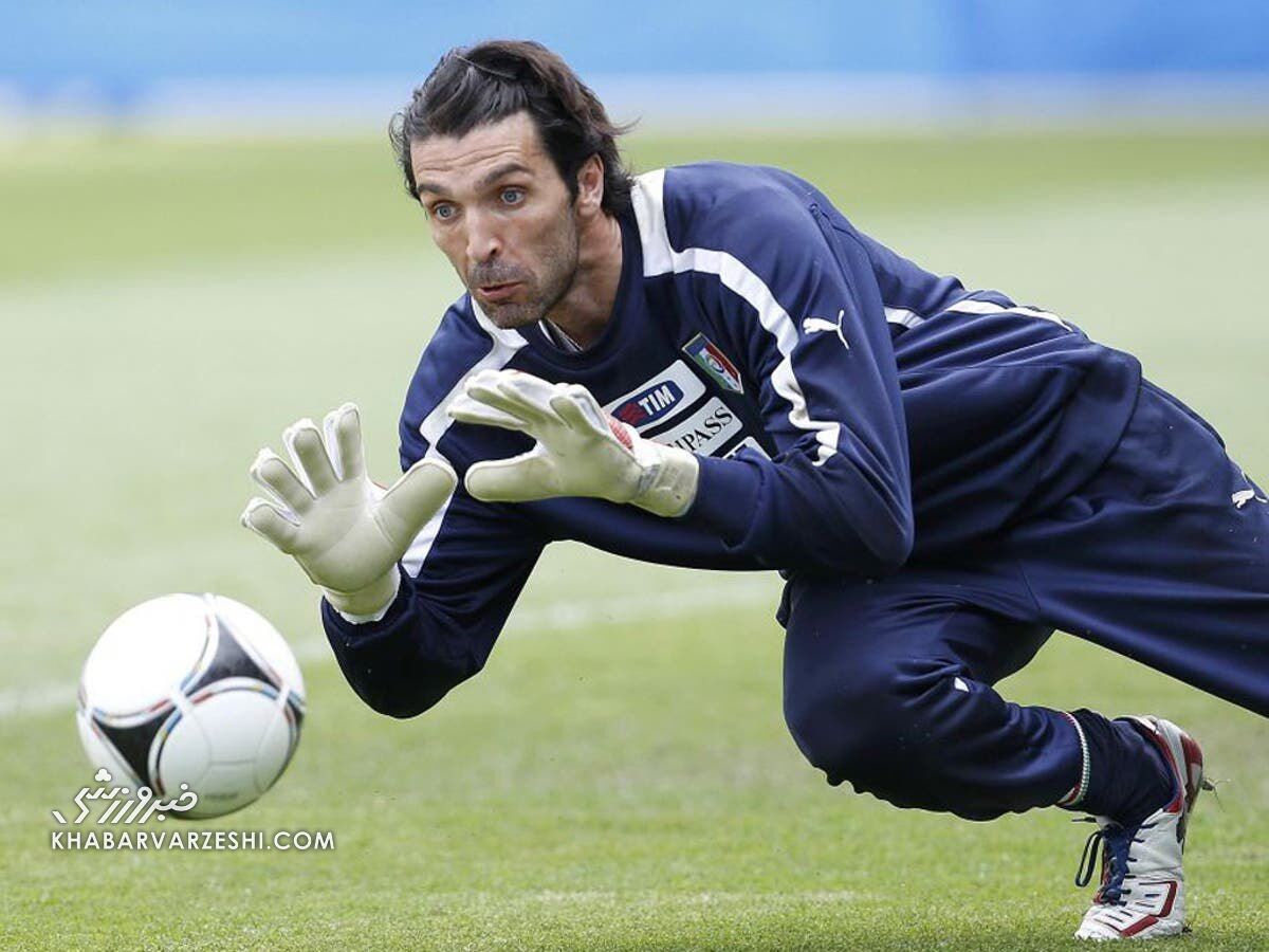 اینهمه بیحرمتی علیه حسین حسینی را تمام کنید/ آقای تاجرنیا! ساپینتو خودش زبان ندارد که شما حرفش را میزنید؟