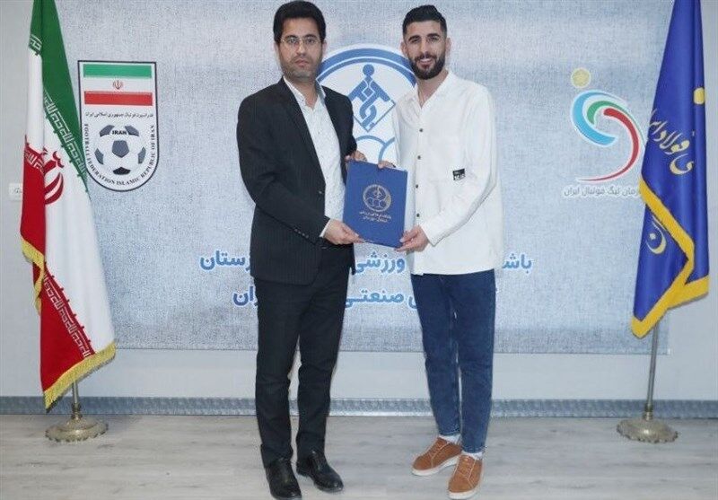 مهاجم عراقی و مدافع ازبکستانی رسماً آبیپوش شدند +عکس