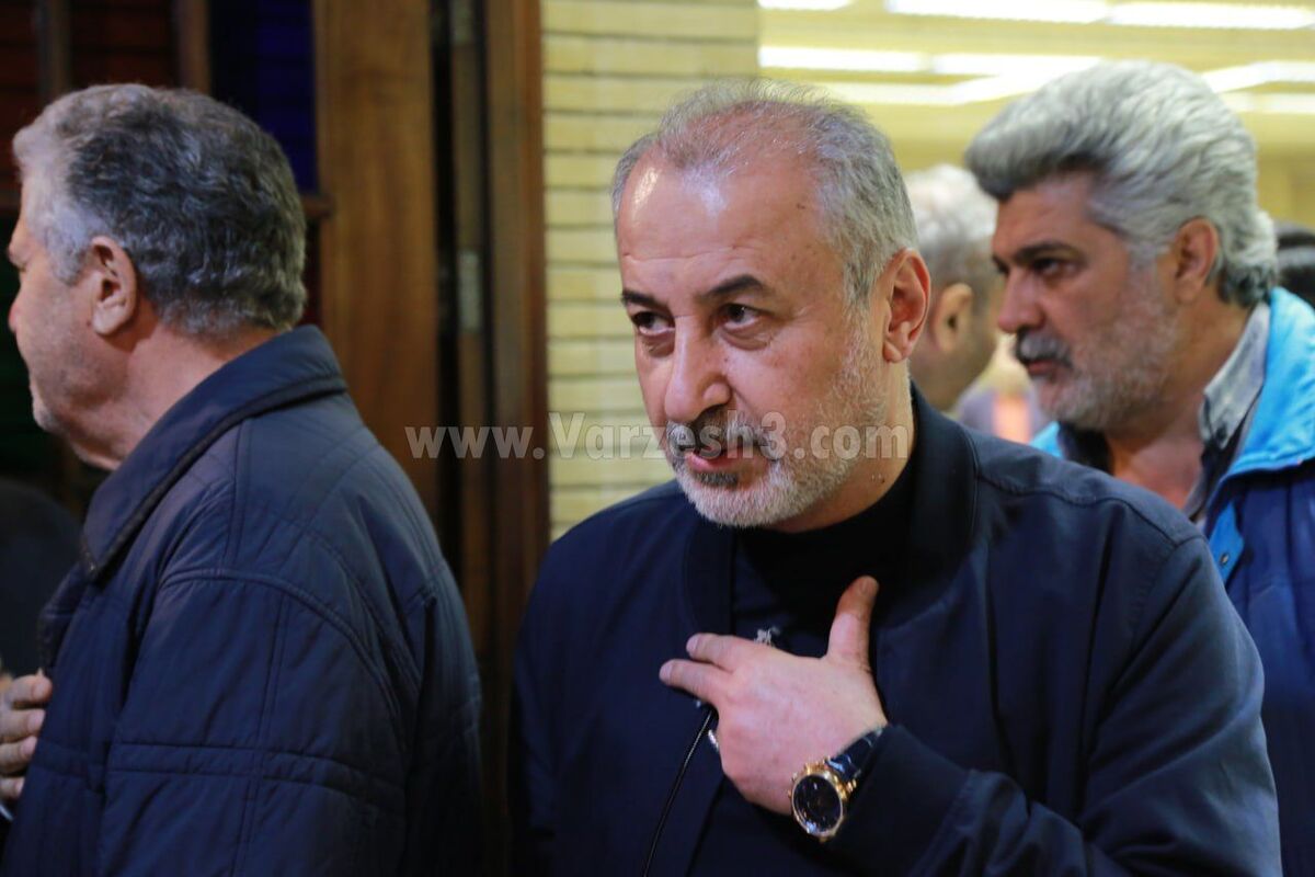 عکس| دیدار غم انگیز فردوسیپور و جواد خیابانی/ عادل همکار قدیمی را فراموش نکرد