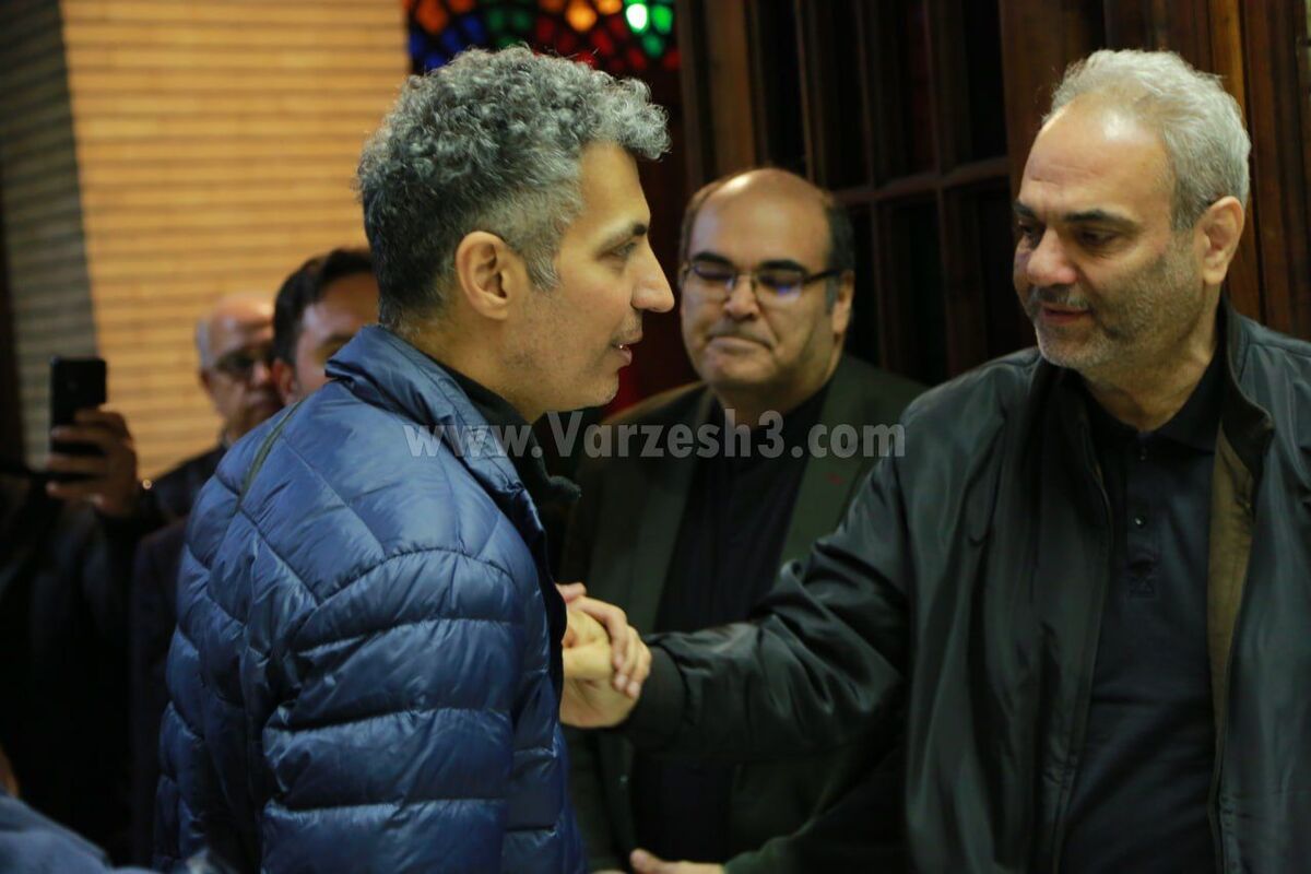 عکس| دیدار غم انگیز فردوسیپور و جواد خیابانی/ عادل همکار قدیمی را فراموش نکرد