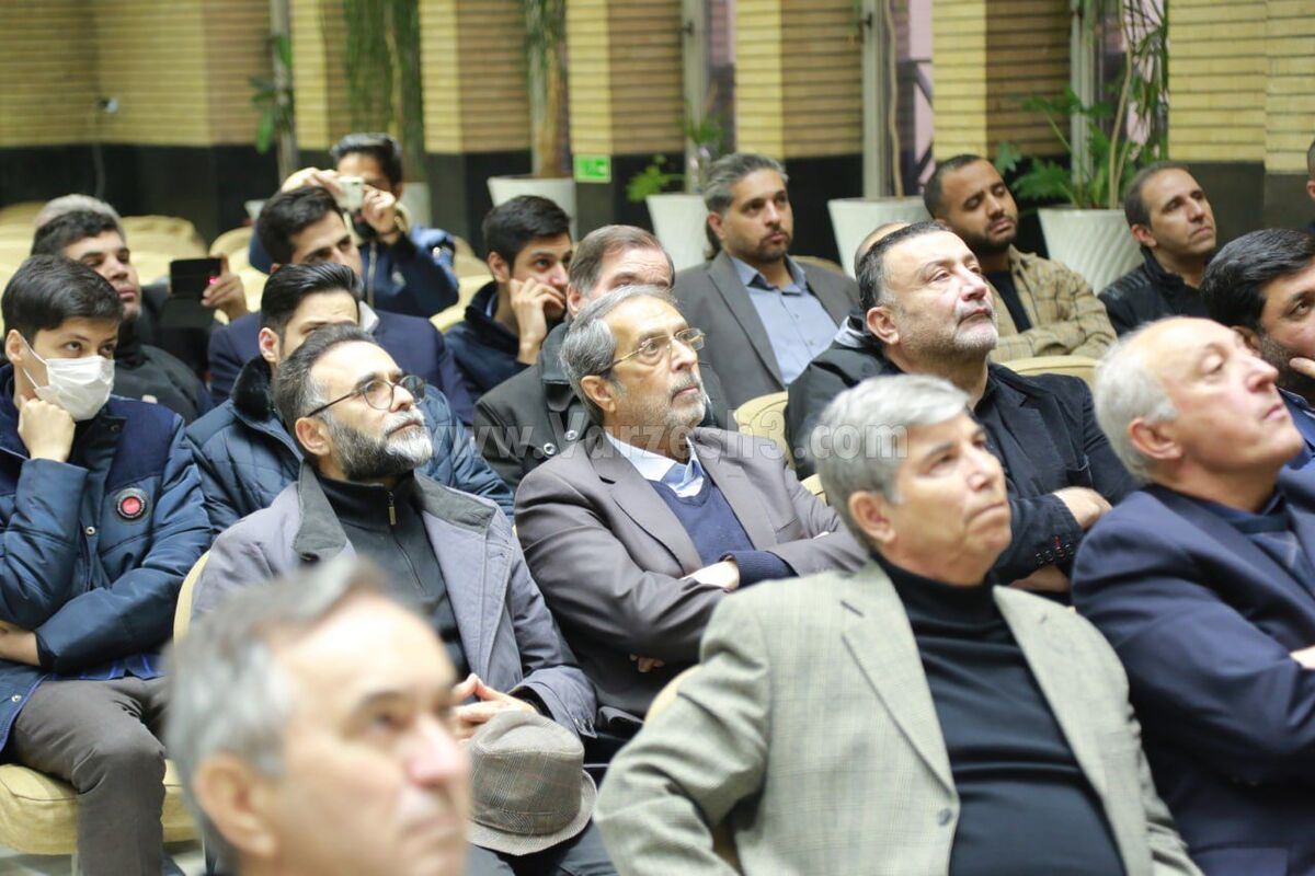 عکس| دیدار غم انگیز فردوسیپور و جواد خیابانی/ عادل همکار قدیمی را فراموش نکرد