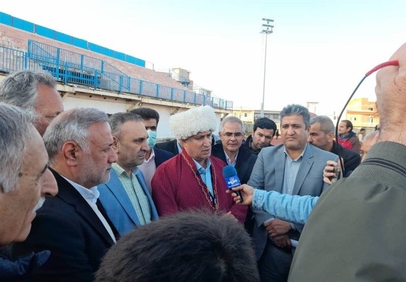 عکس| تیپ متفاوت مهدی تاج با لباس سنتی ترکمنها