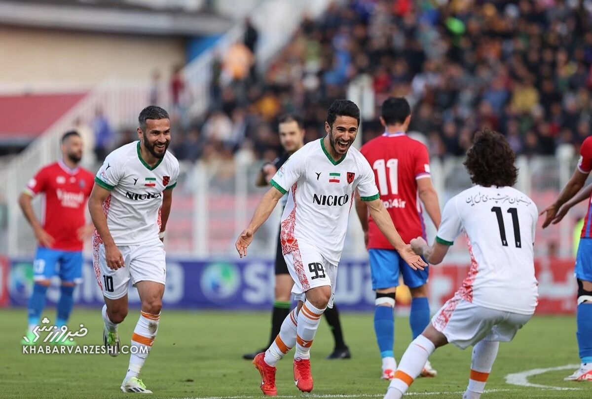 بهترینهای هفته۱۷؛ تارتار ترمز صدرنشین را کشید/ پرسپولیس با تراکتور به کورس بازگشت/ محرم کاپیتان و آقای گلش را احیا کرد!