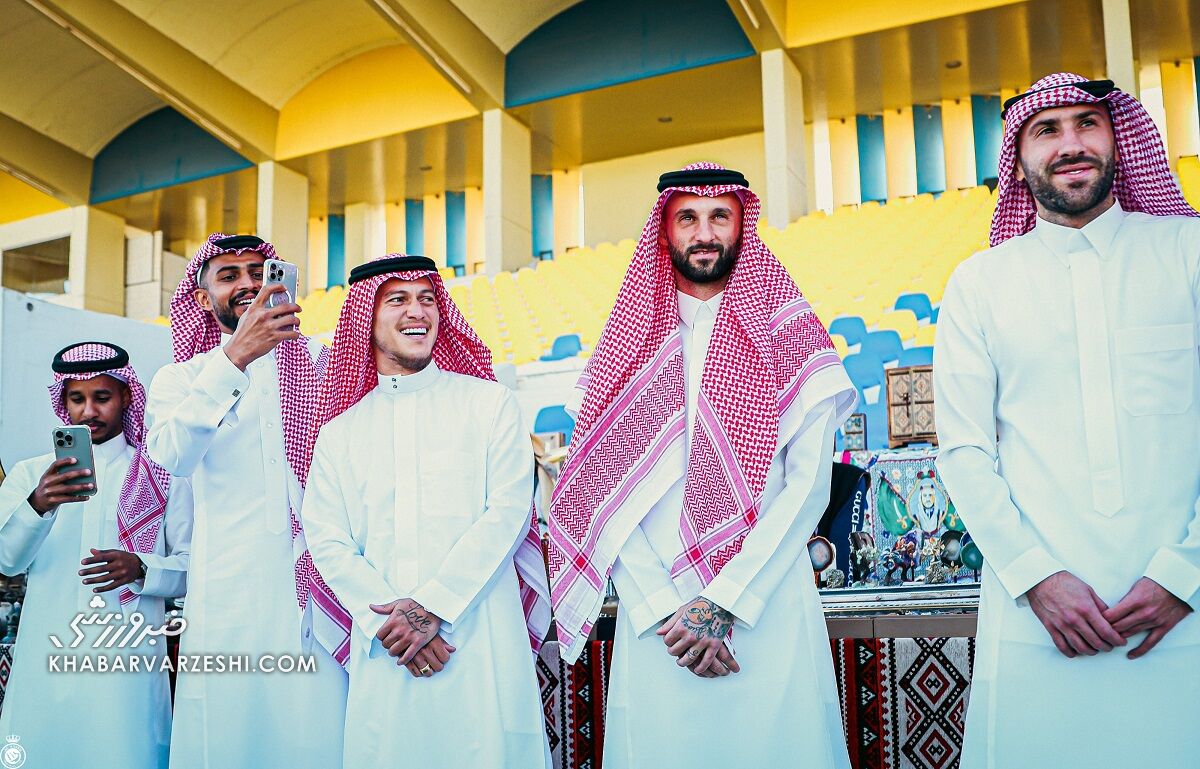 رونالدو باز هم شیخ شد!/ روز تأسیس عربستان همه را دشداشهپوش میکند +ویدیو