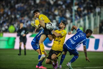 بلیت فروشی عجیب بازی استقلال مقابل سپاهان/ بازی نقش جهان با تماشاگر است؟