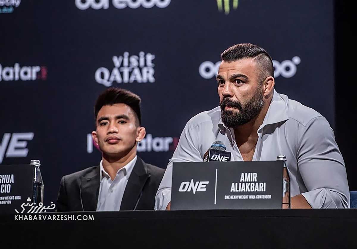 عکس| امیر علیاکبری با رقیب ترسناکش رو به رو شد/ فایتر ایرانی فردا در مقابل کابوسش قرار میگیرد