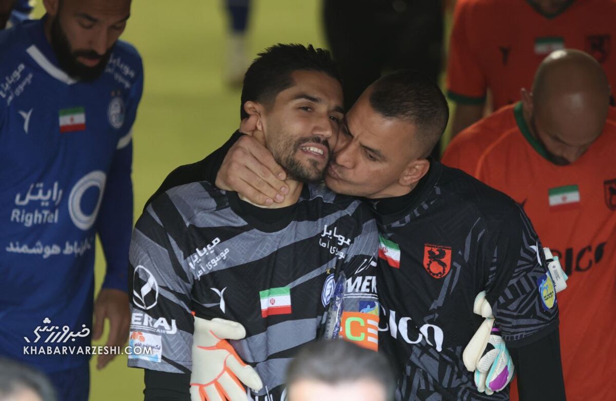 عکس| ستاره پرسپولیسی برای تماشاگران استقلال بوس فرستاد! عکس| ستاره پرسپولیسی برای تماشاگران استقلال بوس فرستاد!