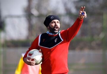 نیکبخت: کاری به جز صبوری از دستمان برنمی‌آید!