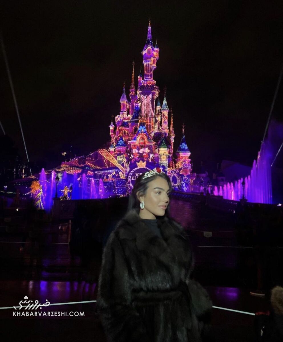 عکس| جورجینا و فرزندانش در سرزمین عجایب/ شهری که برای بچهها مثل یک رویاست!