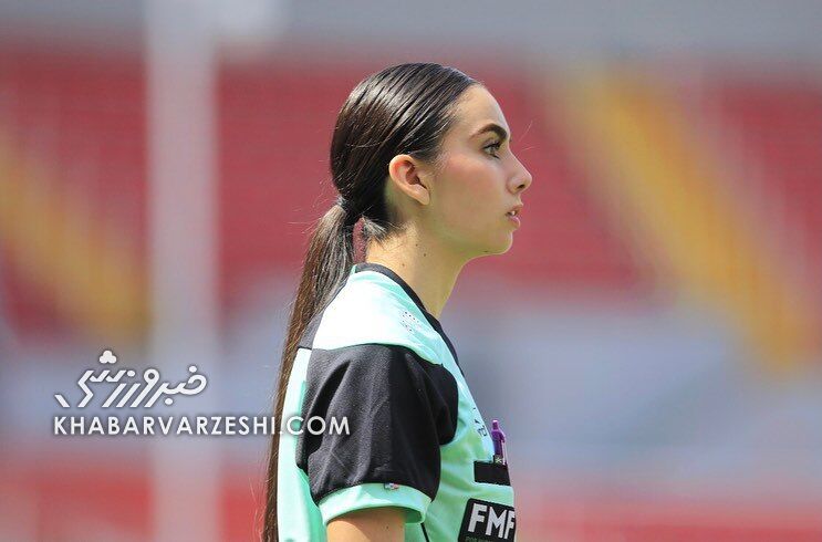 تصاویر| زیباترین زن سال داور فوتبال شد/ او میتوانست مدل باشد اما...