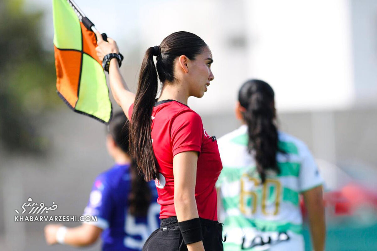 تصاویر| زیباترین زن سال داور فوتبال شد/ او میتوانست مدل باشد اما...