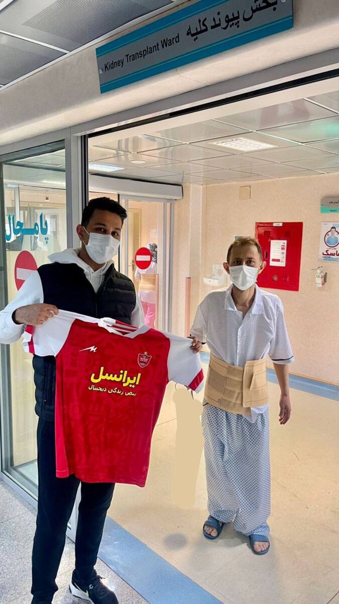عکس| حرکت خیرخواهانه بازیکنان پرسپولیس/ سرخپوشان با پاداش فولاد کلیه گرفتند!