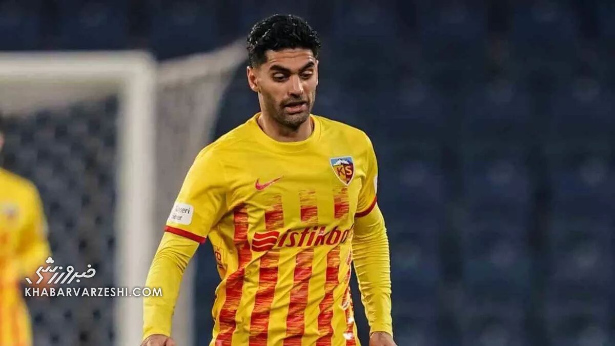 واکنش هواداران به عملکرد علی کریمی؛ هم خوب، هم بد واکنش هواداران به عملکرد علی کریمی؛ هم خوب، هم بد