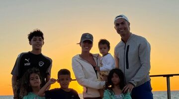 تصاویر| رونالدو و نامزدش در ساحل دریای‌سرخ/ زوج خبرساز دنیای فوتبال به کشف عربستان ادامه می‌دهند