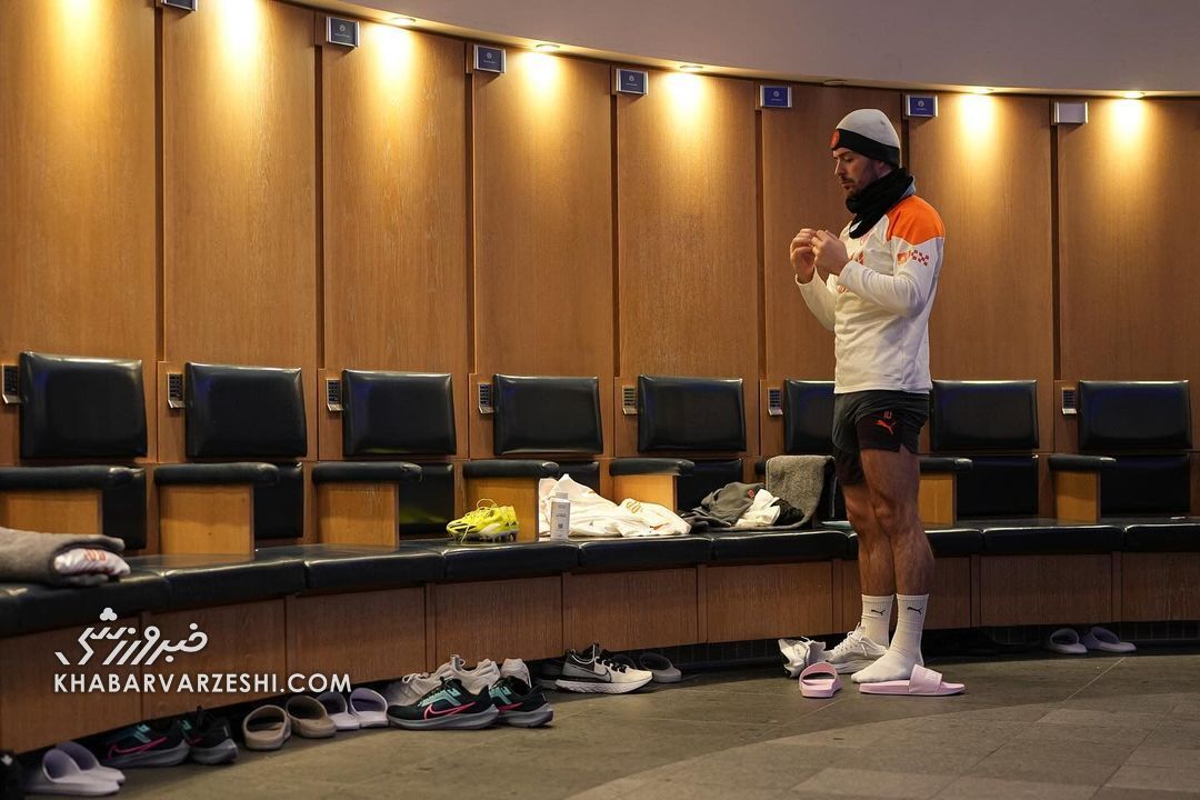 یک ماه تنهایی... و رمز و راز موهای گریلیش در زیر آب! +عکس