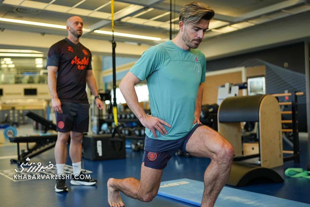 یک ماه تنهایی... و رمز و راز موهای گریلیش در زیر آب! +عکس