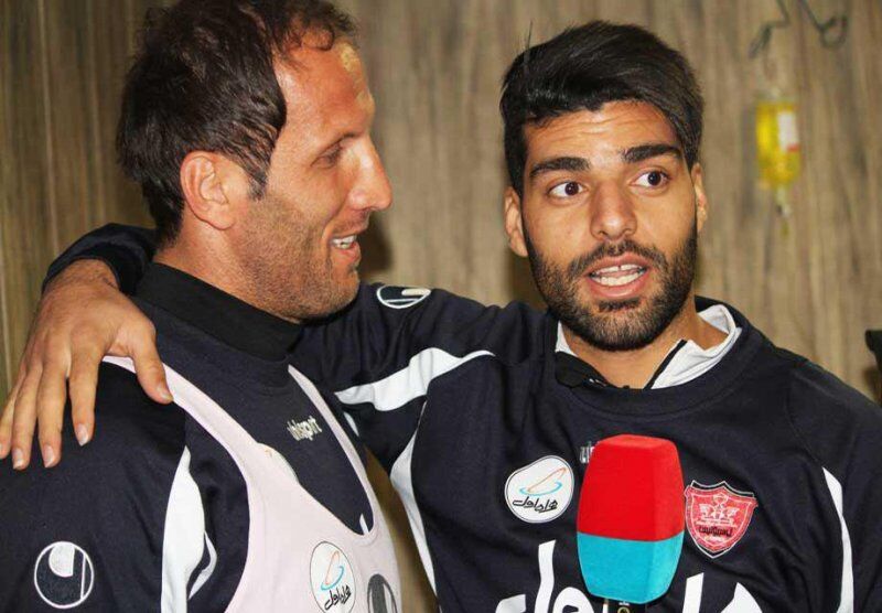 خاطره عجیب محسن بنگر درباره اولین دربی مهدی طارمی؛ به حنیف گفتم دقیقه ۲۵ یک حیوان را وارد زمین میکنیم! +ویدیو محسن بنگر و مهدی طارمی