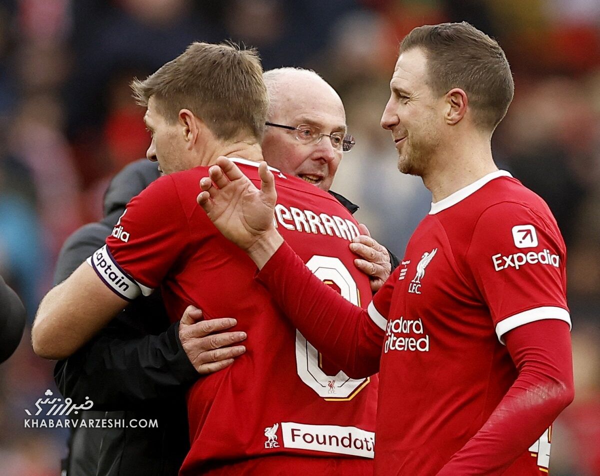 اشکهای سرمربی افسانهای؛ نشستن روی این نیمکت آرزوی من بود! +تصاویر