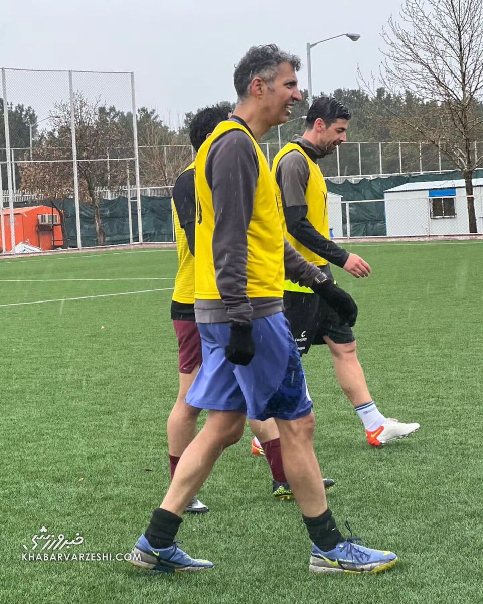 عکس| کری خوانی داغ عادل فردوسیپور با ستارههای استقلال و پرسپولیس