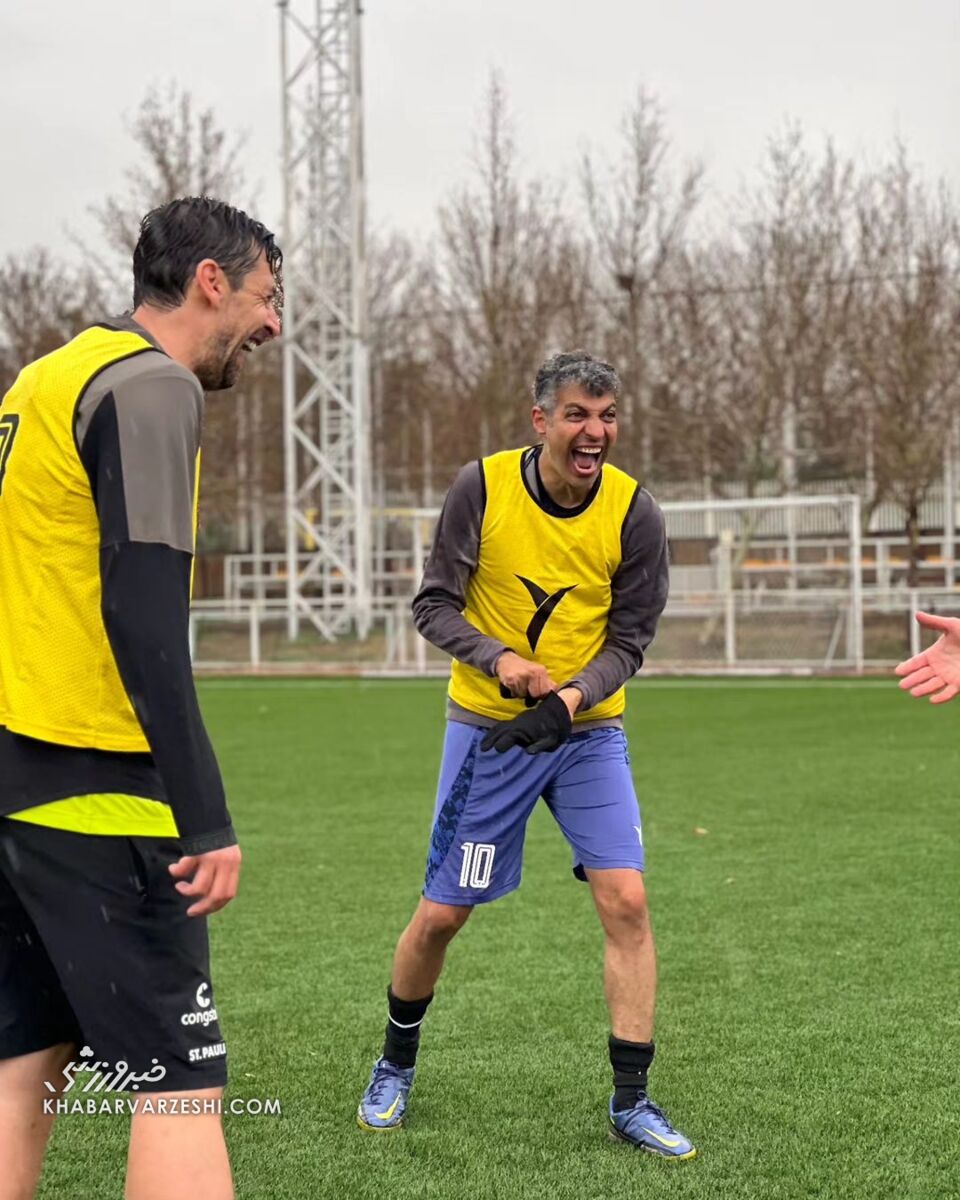 عکس| کری خوانی داغ عادل فردوسیپور با ستارههای استقلال و پرسپولیس