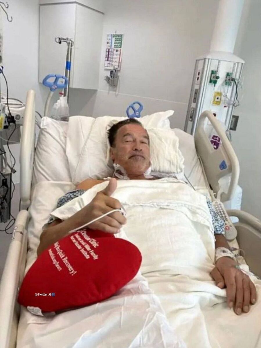 عکس| آرنولد جراحی شد/ ترمیناتور روی تخت بیمارستان