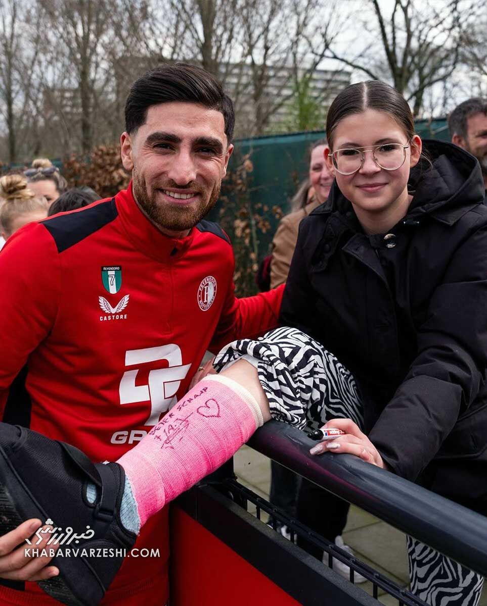 یادگاری عجیب جهانبخش روی پای دختر هوادار!