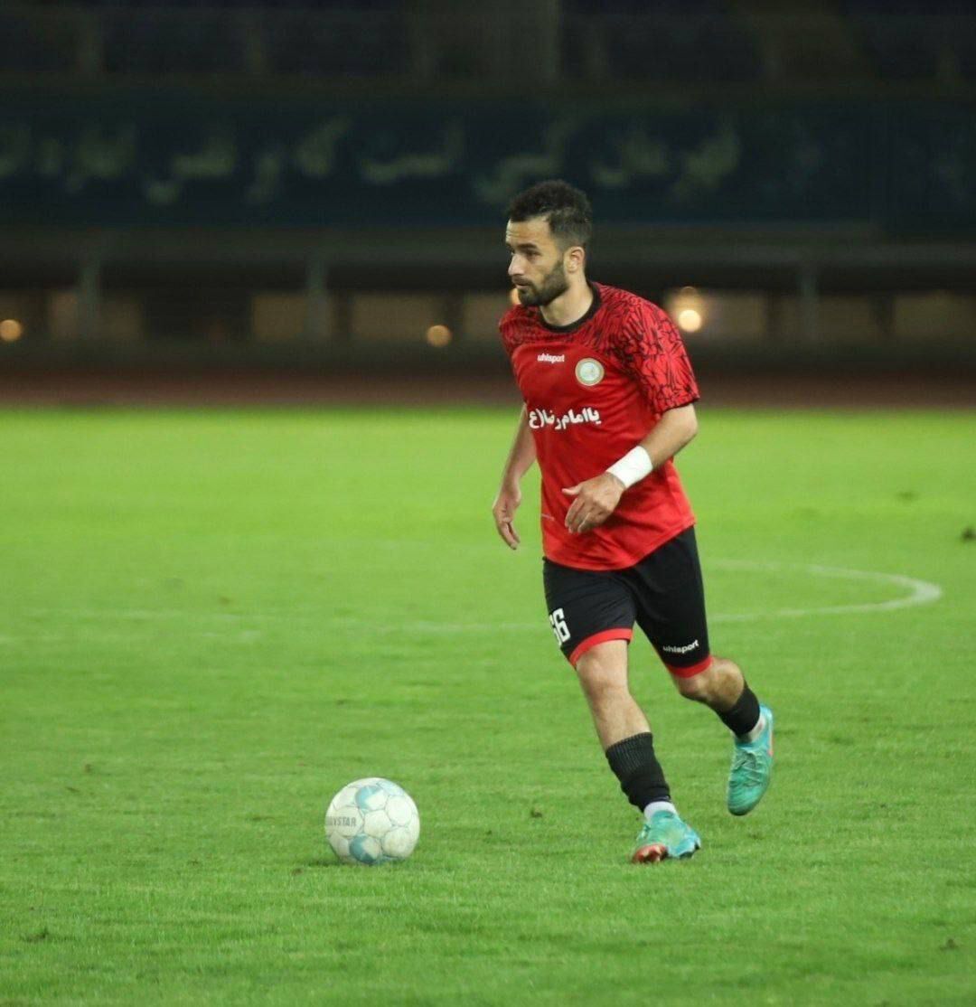 تیم خوشه طلایی ساوه قرمز پوشید