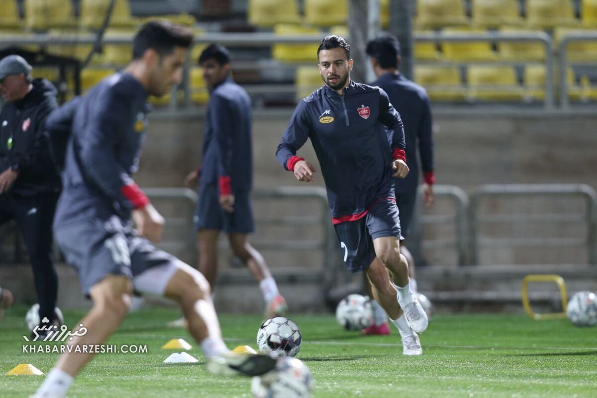 تصاویر| چهره برزیلی لابهلای پرسپولیسیها پا به توپ شد!