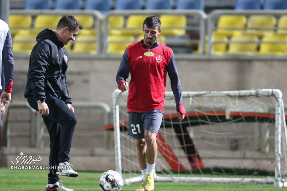 تصاویر| چهره برزیلی لابهلای پرسپولیسیها پا به توپ شد!