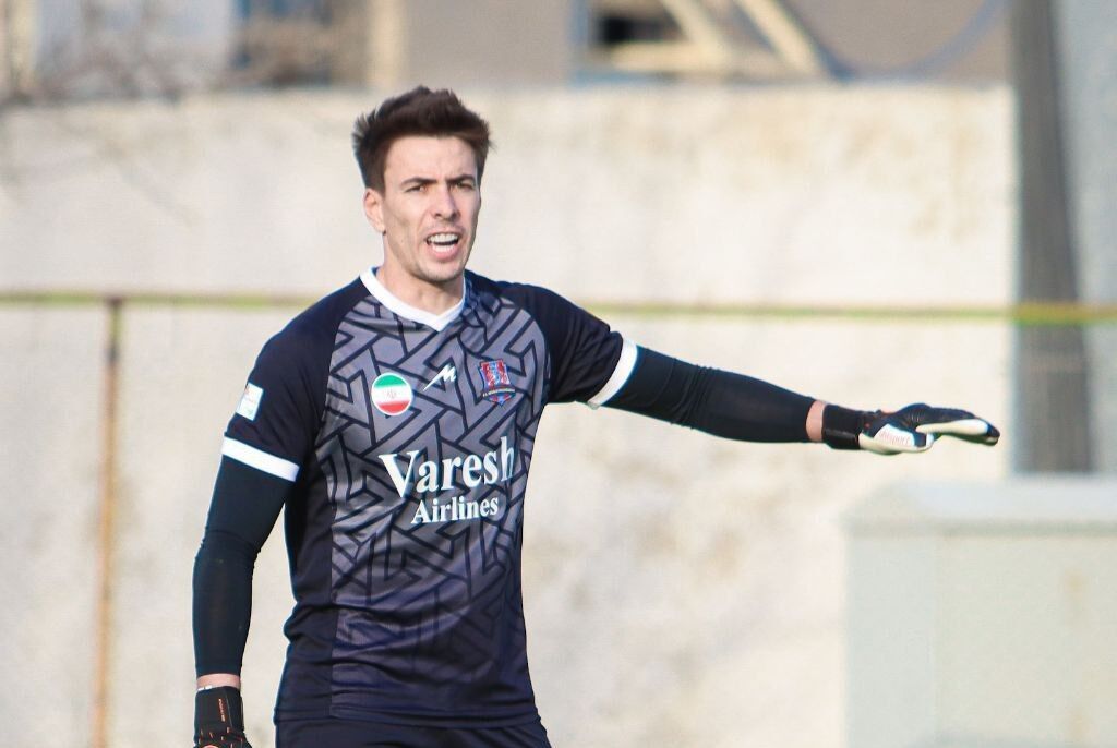 لوان پولی پنالتی زنده روح را گرفت؛ یک خارجی کنار حامد لک ایستاد لوان پولی پنالتی زنده روح را گرفت؛ یک خارجی کنار حامد لک ایستاد